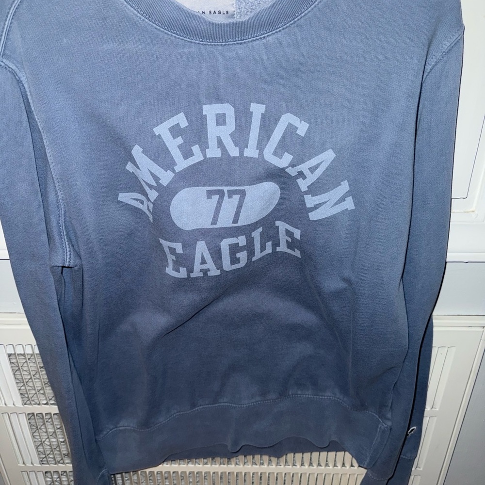 American Eagle Light Gray Sweatshirt
